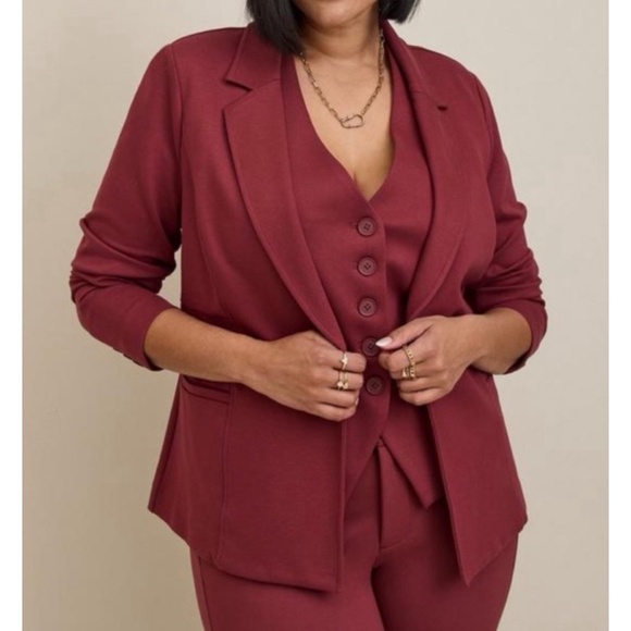 🆕 Chelsea Studio Luxe Ponte Blazer Jacket 0 L 12 NWT Torrid New Maroon - Picture 1 of 5
